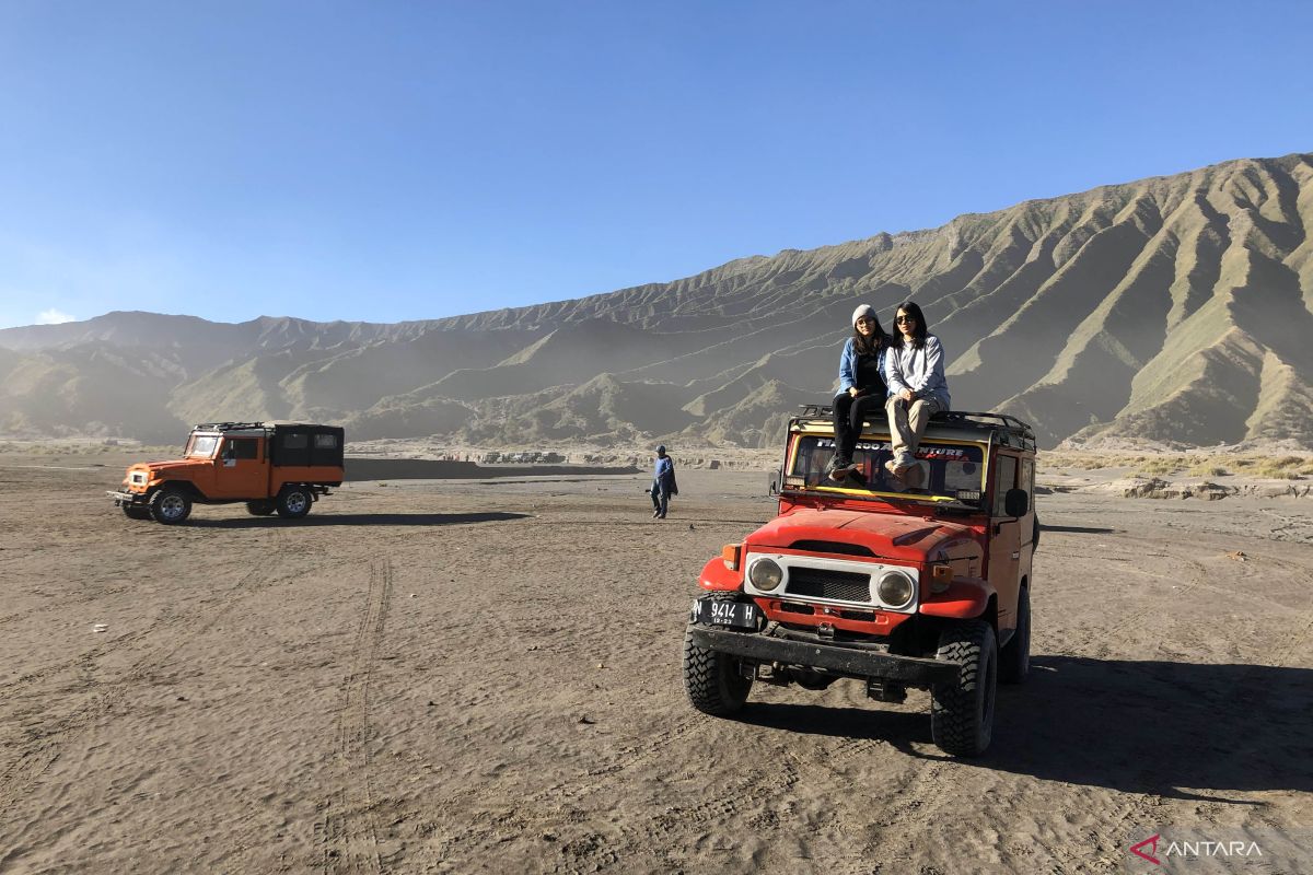 Paket Bromo Kawah Ijen Pulau Merah 4 Hari Jawa Timur Shakran Tour