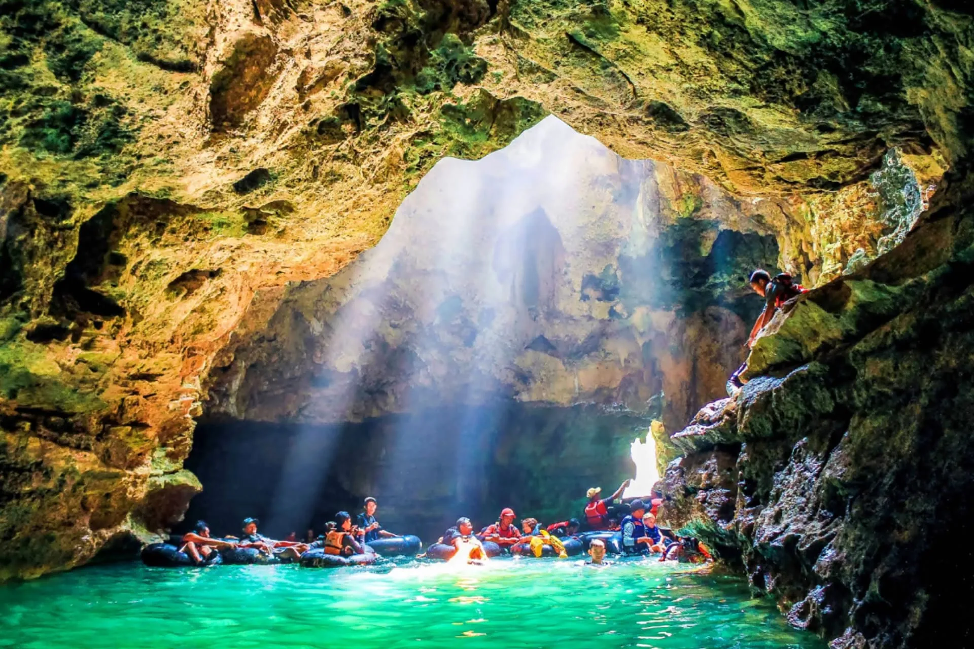 Paket Gua Pindul Gua Jomblang Cave Tubing Gunungkidul Shakran Tour