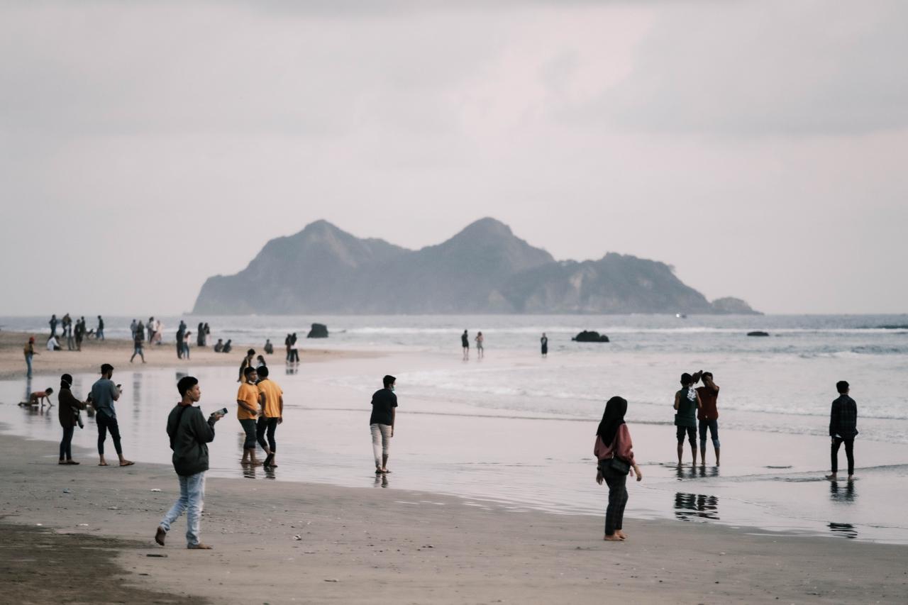 pulau merah pantai