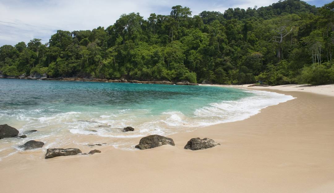 teluk hijau banyuwangi