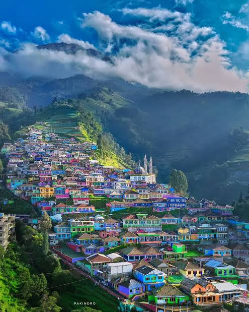 nepal van java